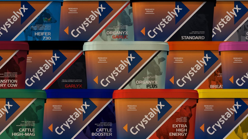 Crystalyx molasses feed lcks